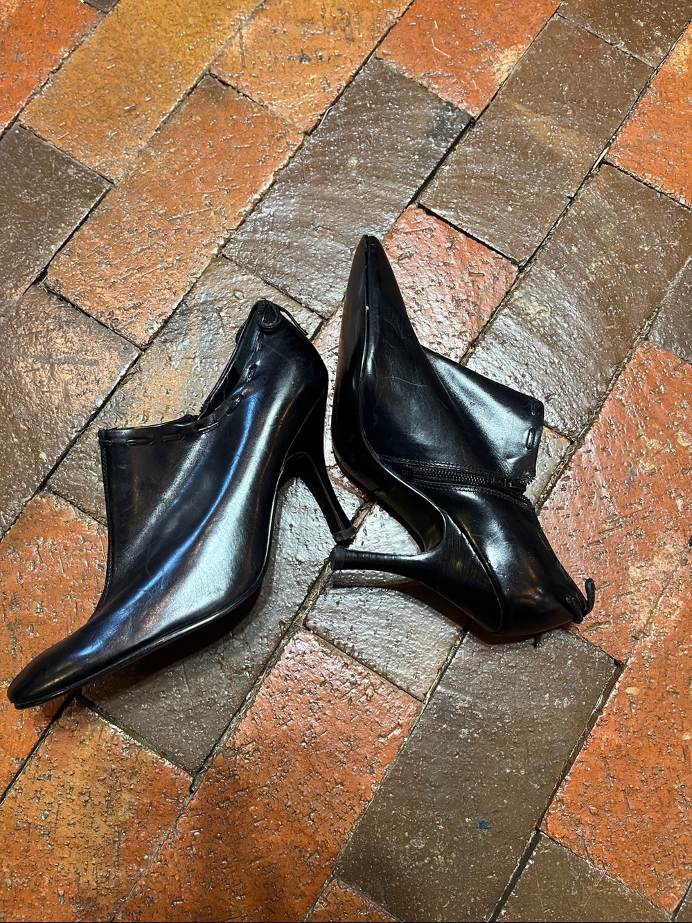 WOMEN 7 1/2M SHOES BOOTY HEELS Enzo Angiolini  black
